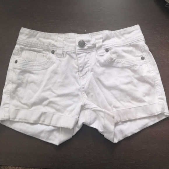 White denim shorts - Picture 1 of 1